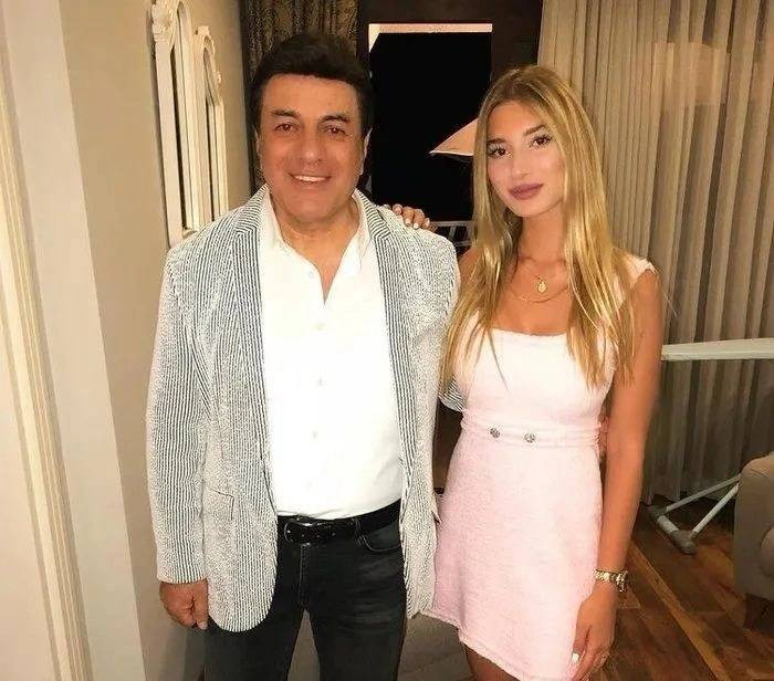 Coşkun Sabah 'Mardin'de şort giydirmem' demişti... Kızı Roza bikinili fotoğrafları paylaştı - Resim: 16